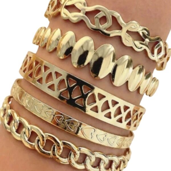 5 pulseras doradas diseño orientar medio